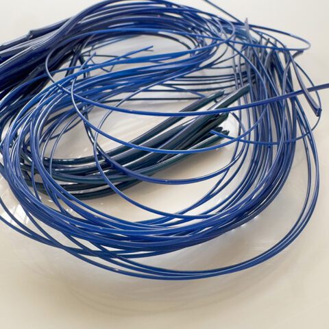 Vitrigraph-Stringers-Blue-Float-Glass-closeup